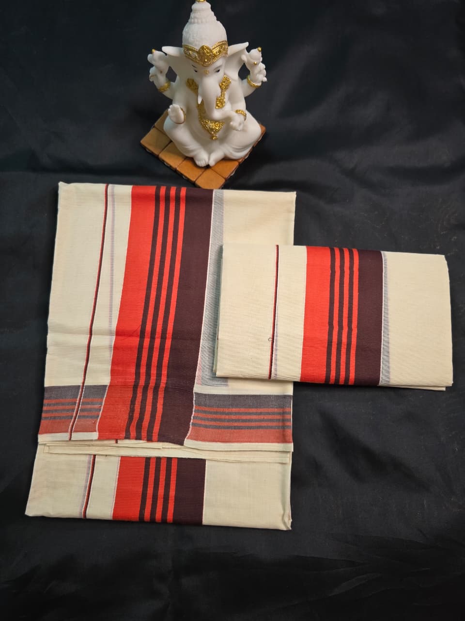Set Mundu
