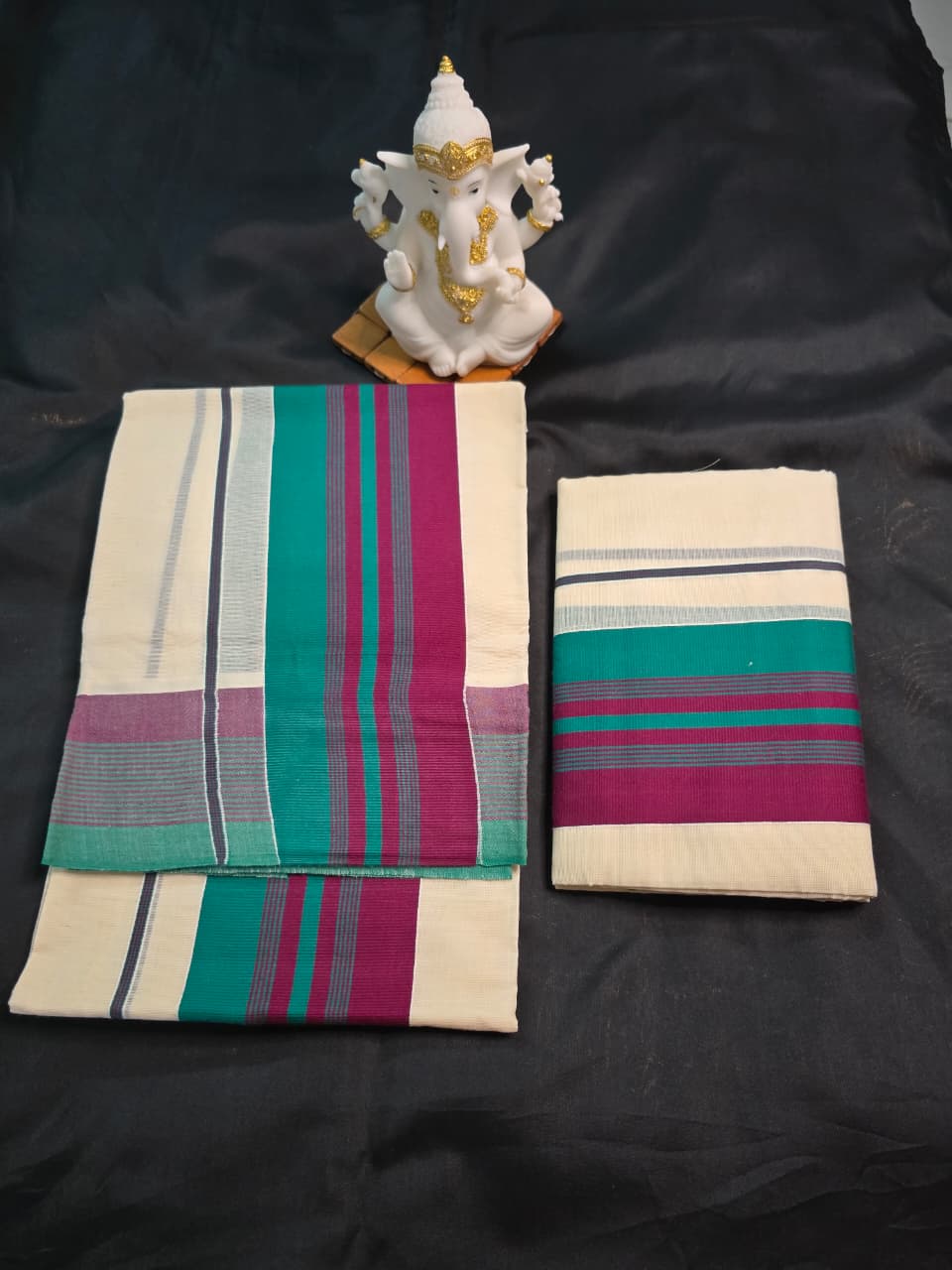 Set Mundu