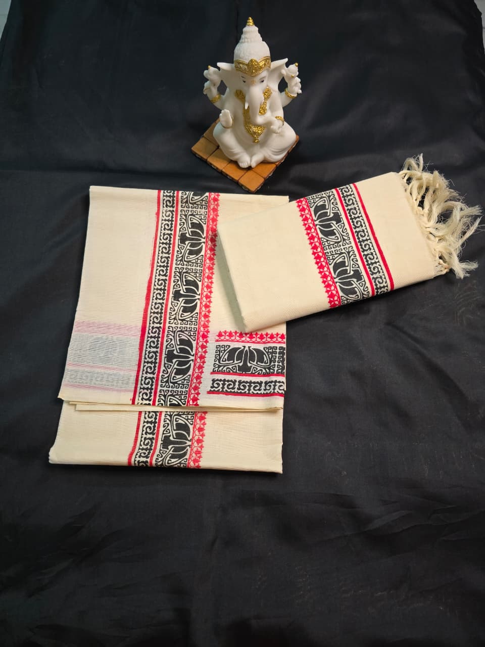 Set Mundu